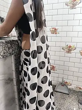 Snapshot of Shalu_G chatting on May 28, 2026, 2:52 am Shalu G online show from May 28, 2026, 2:52 am