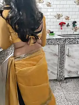 Shalu G online show from November 18, 2025, 5:38 pm