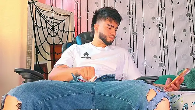 Snapshot of King_Draven3 chatting on October 21, 2025, 7:13 pm King Draven3 online show from October 21, 2025, 7:13 pm