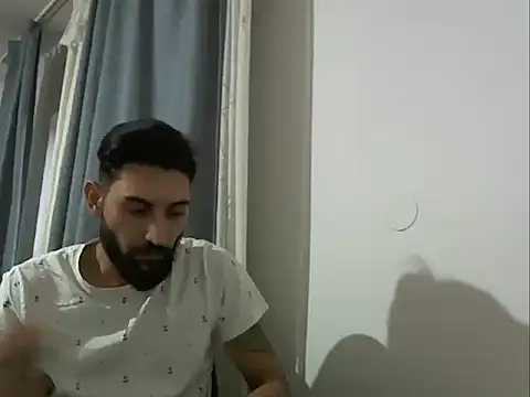 Snapshot of Alexgrc13 chatting on October 3, 2025, 1:56 pm Alexgrc13 online show from October 3, 2025, 1:56 pm
