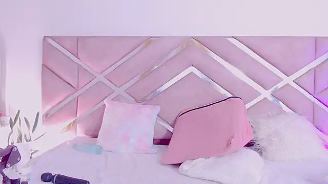 sofia 07 online show from February 11, 2026, 7:25 pm