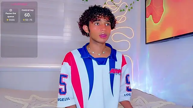 Snapshot of Aaron_Wiinter chatting on April 10, 2026, 9:22 pm Aaron Wiinter online show from April 10, 2026, 9:22 pm