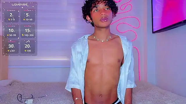 Snapshot of Aaron_Wiinter chatting on February 13, 2026, 7:36 pm Aaron Wiinter online show from February 13, 2026, 7:36 pm