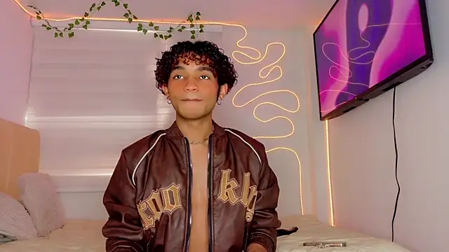 Snapshot of Aaron_Wiinter chatting on September 20, 2025, 8:03 pm Aaron Wiinter online show from September 20, 2025, 8:03 pm