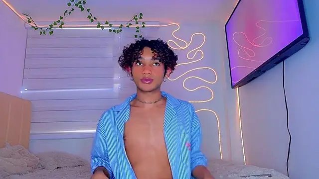 Snapshot of Aaron_Wiinter chatting on October 24, 2025, 8:41 pm Aaron Wiinter online show from October 24, 2025, 8:41 pm