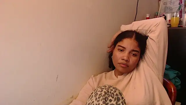 madelene online show from May 4, 2026, 2:04 am