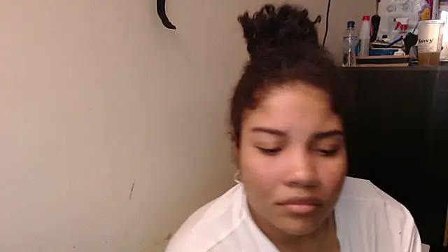 madelene online show from May 2, 2026, 2:28 am