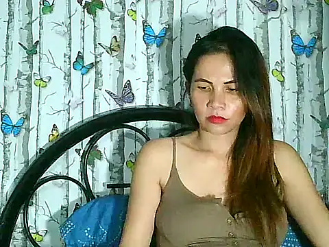 Snapshot of Urwildestangelfire_19 chatting on November 3, 2025, 9:02 am Urwildestangelfire 19 online show from November 3, 2025, 9:02 am