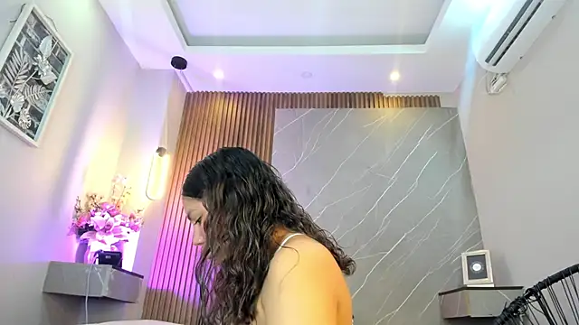 emma  rose1 online show from October 19, 2025, 2:14 am