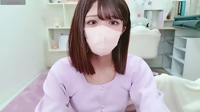 Reina Fcup online show from April 12, 2026, 4:16 am