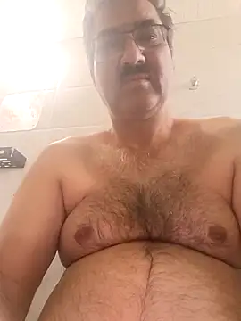 Snapshot of moonflower25 chatting on March 20, 2026, 4:35 am moonflower25 online show from March 20, 2026, 4:35 am