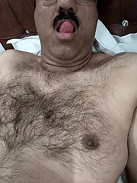 moonflower25 online show from December 16, 2025, 3:22 am