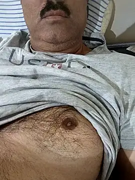 moonflower25 online show from November 8, 2025, 8:12 pm