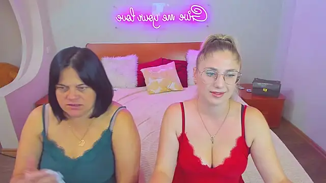 Snapshot of Your_Exstasy chatting on September 16, 2025, 7:09 am Your Exstasy online show from September 16, 2025, 7:09 am