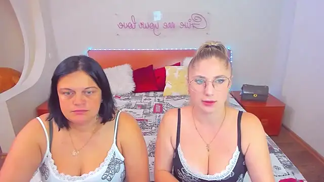 Snapshot of Your_Exstasy chatting on September 12, 2025, 7:19 am Your Exstasy online show from September 12, 2025, 7:19 am