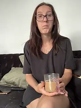 Emilia Mausi online show from May 31, 2026, 7:14 am