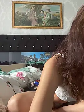 Emilia Mausi online show from May 18, 2026, 10:09 am