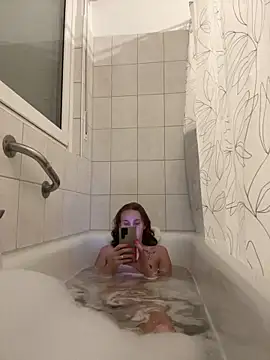 Emilia Mausi online show from January 6, 2026, 7:29 pm