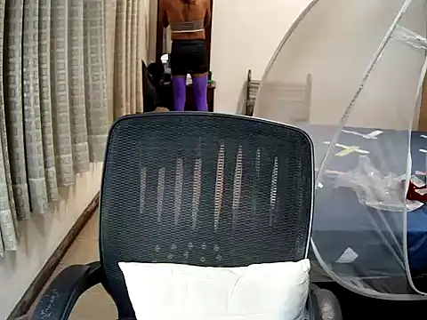 sissypamsissy online show from December 17, 2025, 12:21 pm