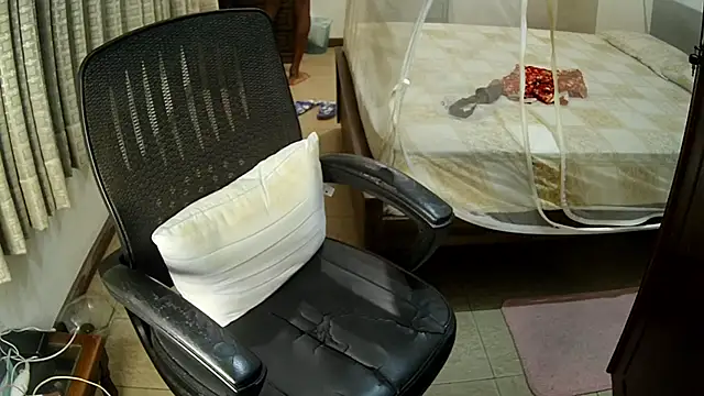 sissypamsissy online show from June 24, 2026, 3:54 pm
