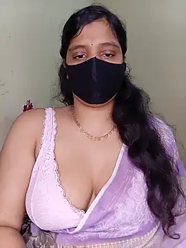 Rose-luckey online show from May 19, 2026, 9:44 pm