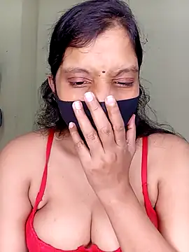 Rose-luckey online show from November 4, 2025, 6:55 pm