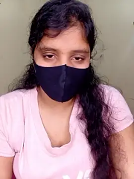 Rose-luckey online show from April 19, 2026, 5:58 pm