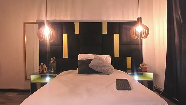 Lucio  Fox online show from December 2, 2025, 11:56 am