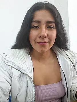 CAROLINE  07 online show from December 1, 2025, 12:06 pm