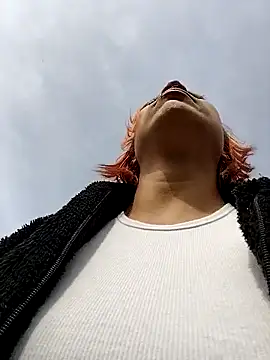 Zoe73  online show from December 3, 2025, 7:24 pm