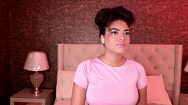 Carly Monroe  online show from November 21, 2025, 10:03 am