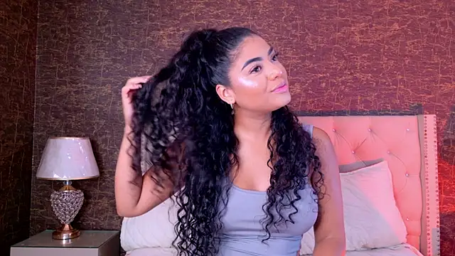 Carly Monroe  online show from November 12, 2025, 9:57 am