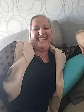 Snapshot of Feelineducentre chatting on October 11, 2025, 1:12 pm Feelineducentre online show from October 11, 2025, 1:12 pm