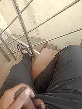 monty935 online show from October 23, 2025, 8:02 am