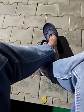 monty935 online show from November 10, 2025, 1:05 pm