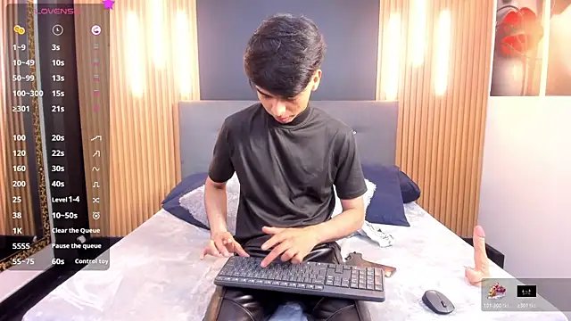 Snapshot of OnlyJos chatting on October 27, 2025, 7:37 pm OnlyJos online show from October 27, 2025, 7:37 pm