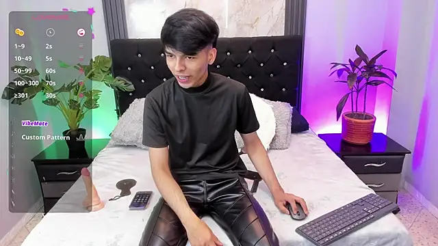 Snapshot of OnlyJos chatting on October 19, 2025, 1:36 pm OnlyJos online show from October 19, 2025, 1:36 pm