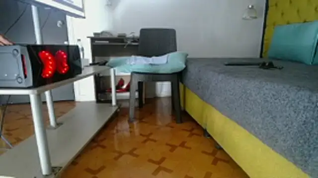 LADY-IN-BLACK online show from October 25, 2025, 4:51 pm