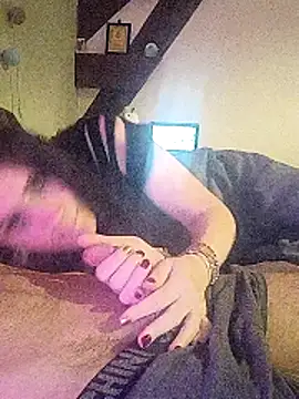 Sosso19squirt online show from May 8, 2026, 10:57 pm