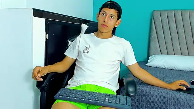 Snapshot of Felipe_Gonzales chatting on September 10, 2025, 12:48 pm Felipe Gonzales online show from September 10, 2025, 12:48 pm