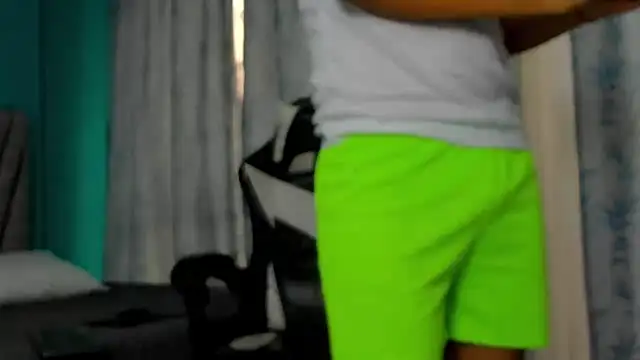 Snapshot of Felipe_Gonzales chatting on September 15, 2025, 12:38 pm Felipe Gonzales online show from September 15, 2025, 12:38 pm