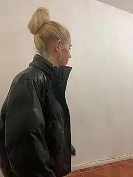 Snapshot of Bruna551 chatting on November 20, 2025, 11:14 pm Bruna551 online show from November 20, 2025, 11:14 pm