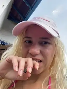 Snapshot of Bruna551 chatting on April 5, 2026, 3:51 pm Bruna551 online show from April 5, 2026, 3:51 pm