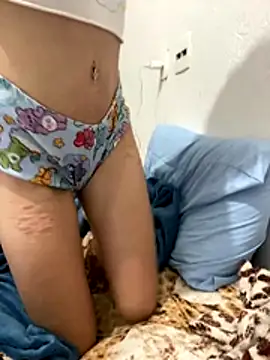 Snapshot of Bruna551 chatting on November 4, 2025, 3:32 am Bruna551 online show from November 4, 2025, 3:32 am