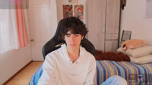 Nude Boy18 online show from April 10, 2026, 6:26 pm