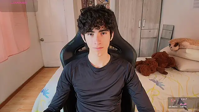Nude Boy18 online show from May 30, 2026, 10:26 pm