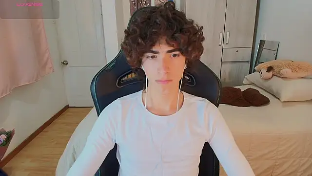 Snapshot of Nude_Boy18 chatting on February 3, 2026, 3:15 am Nude Boy18 online show from February 3, 2026, 3:15 am