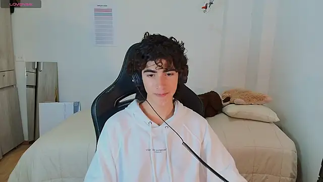 Snapshot of Nude_Boy18 chatting on February 15, 2026, 1:06 am Nude Boy18 online show from February 15, 2026, 1:06 am