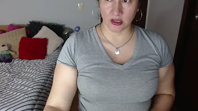 Aisha manzur online show from December 16, 2025, 8:35 pm