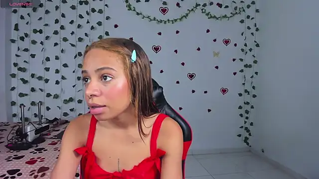 yumi hanna online show from April 24, 2026, 12:23 am